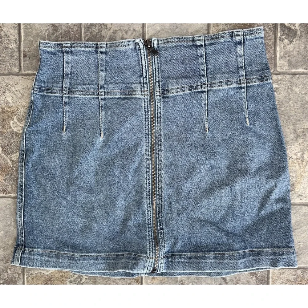 Free‎ People We the Free Virgo Mini Skirt Denim Jean 29 Zip Front Medium Wash